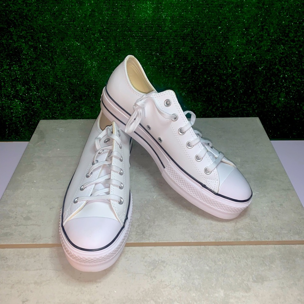 Converse chuck taylors